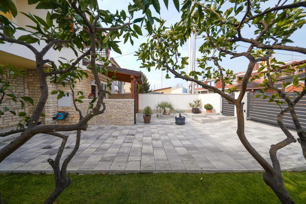 Modern Apartments With Loggia Terrace And Parking Zadar Exterior foto